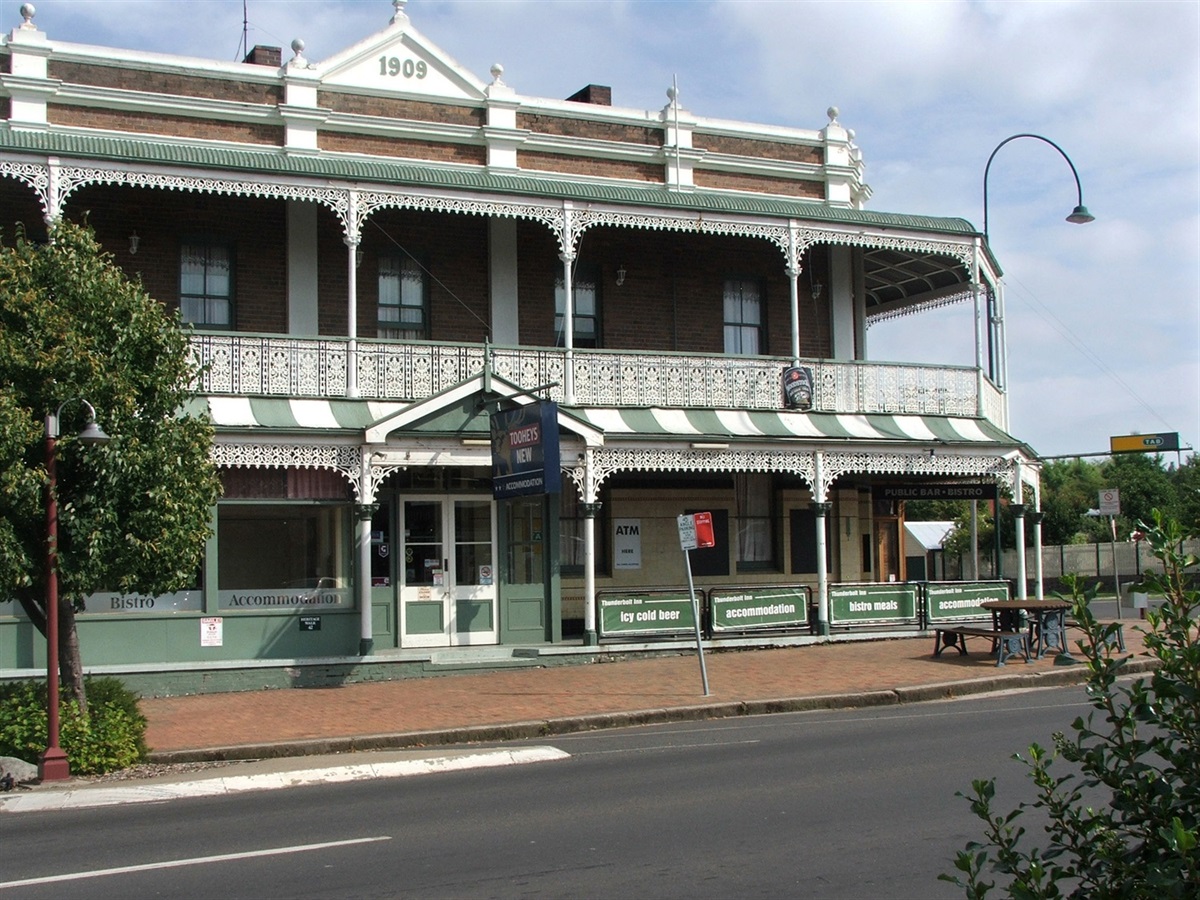 Bottom Pub Uralla Visitor Information Centre