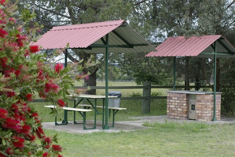 Uralla Country Road Caravan Park